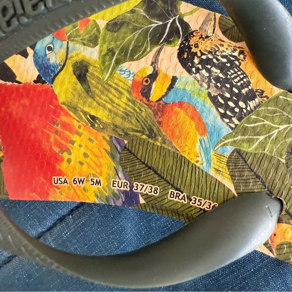 Havaianas Farm Rio Bird Jungle Flip Flop in Green Olive Size 6 - Picture 5 of 5